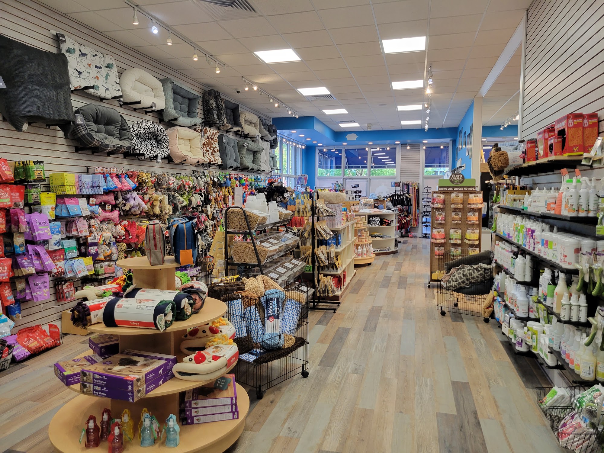 Nautical Dog & Schwartzy's Cat Cove- Pet Market & Dog Wash Williamsburg