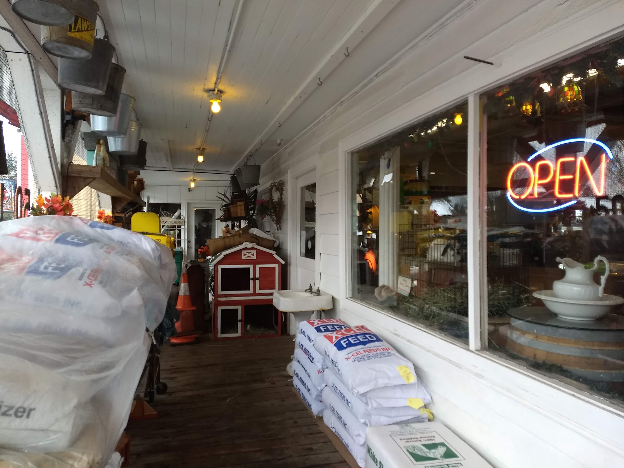 Hayes Feed & Country Store Burien