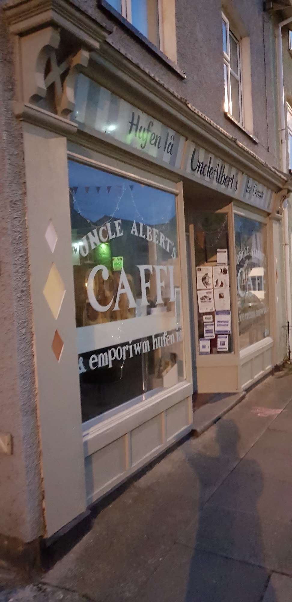 Uncle Albert's Ice Cream Emporium High St, Borth