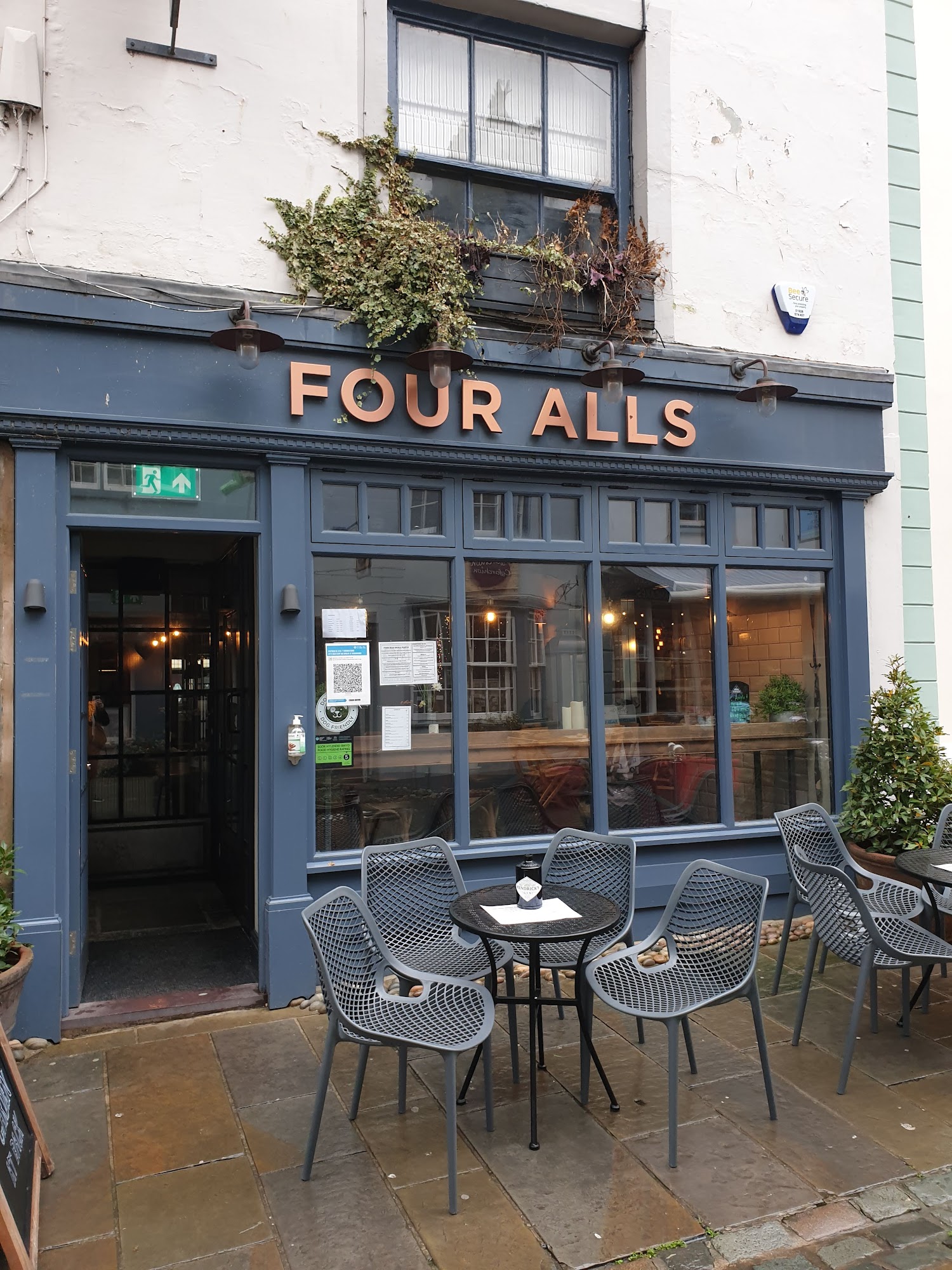 Four Alls 6 Hole in the Wall St, Caernarfon