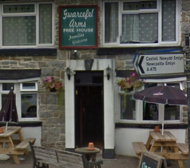 Gwarcefel Arms Pren-gwyn, Llandysul