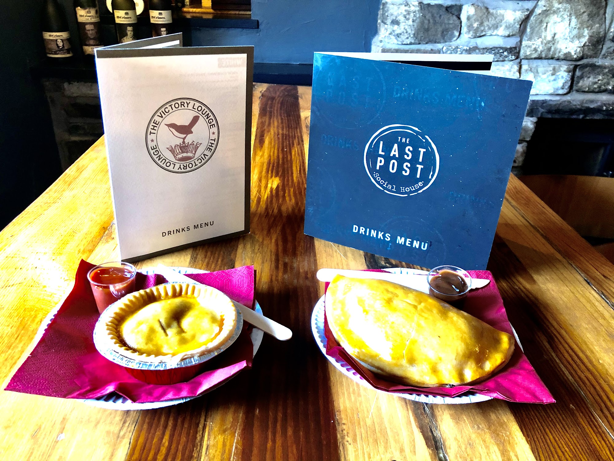 THE LAST POST • SOCIALHOUSE • RIPPONDEN 1 Oldham Rd, Ripponden, Sowerby Bridge