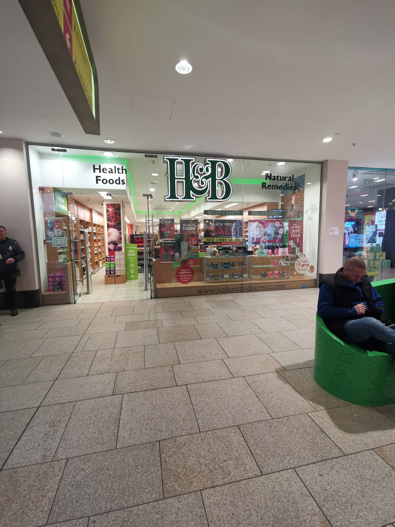 Holland & Barrett - Leeds Trinity