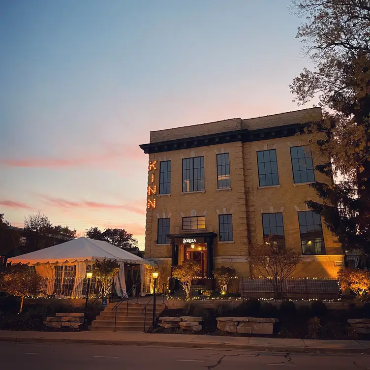 Photo credit: opentable