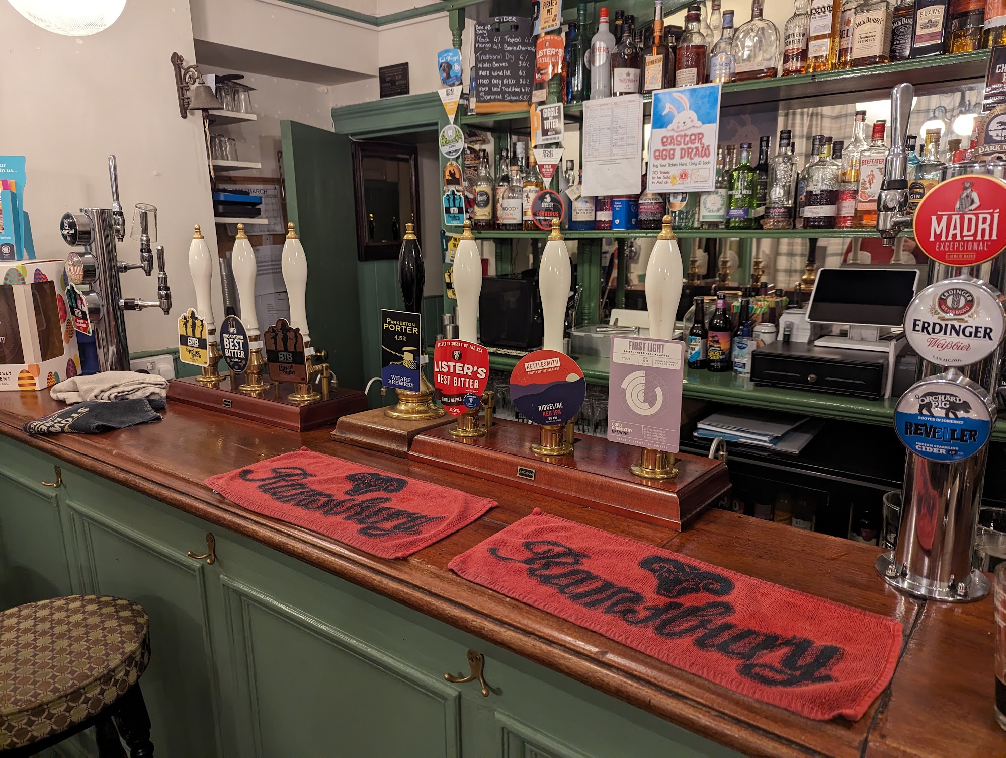 The Three Crowns Three Crowns, 18 The Causeway, Chippenham