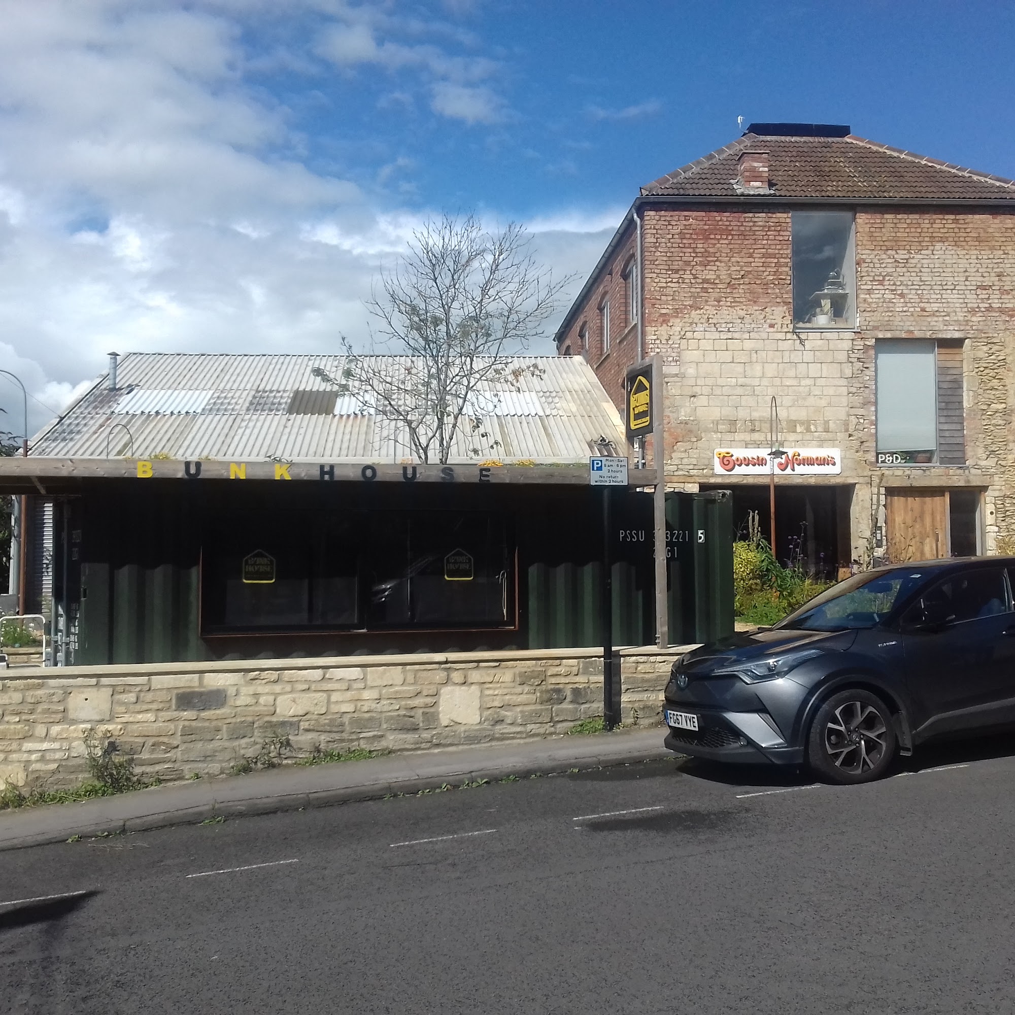 Bunkhouse The Container, 7a Union Rd, Chippenham